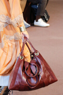 Details Chloé Fall 2018 Ready-to-Wear , Детали коллекции Хлоя осень зима 2018 , Fashion show , неделя моды в Париже , PFW , Paris Fashion Week , Mainstyles
